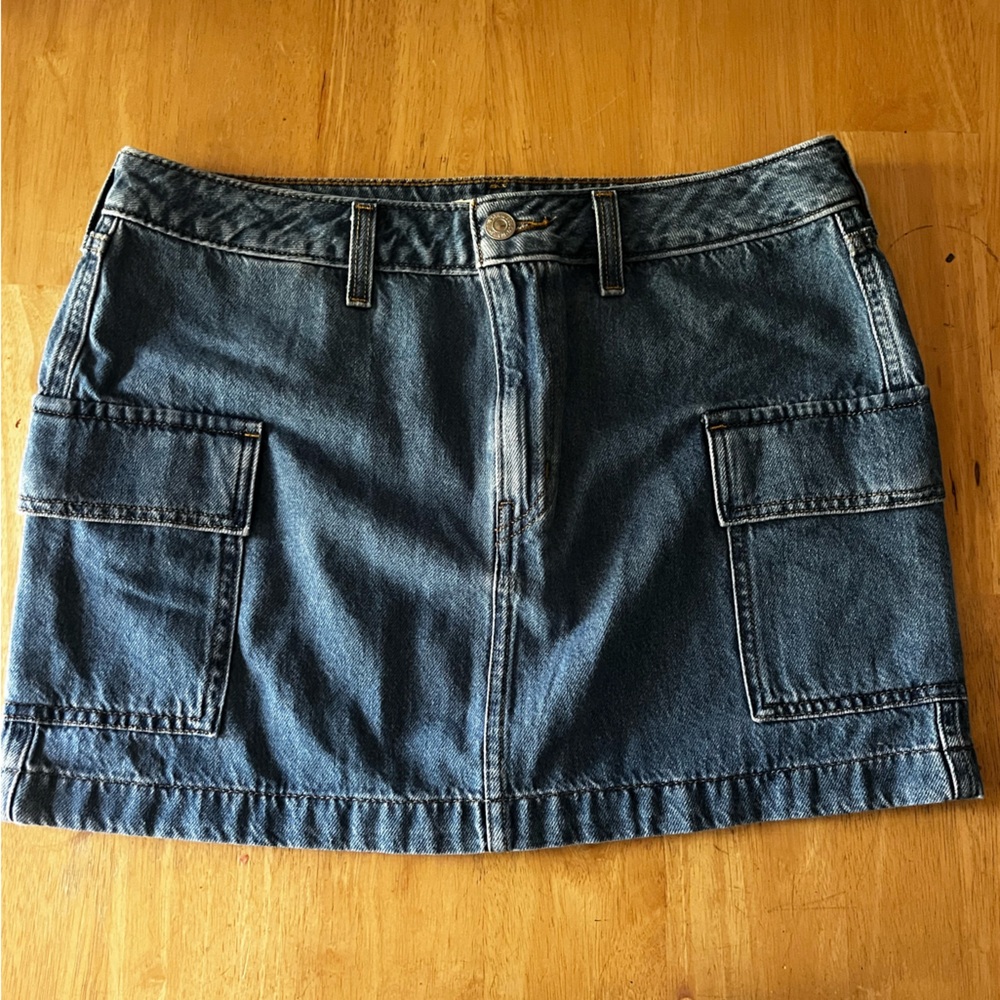 Levi’s 94’ Cargo Skirt